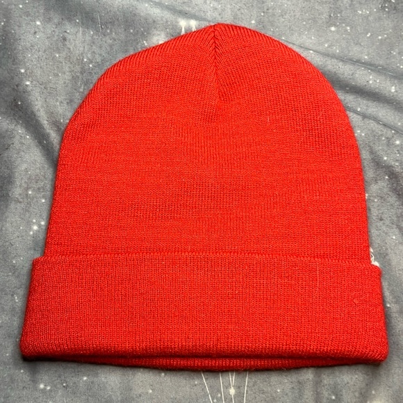 Anonymous red beanie - Picture 2 of 2